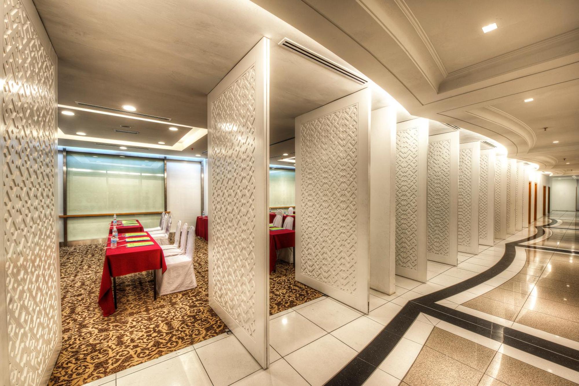 Raia Hotel Kota Kinabalu Extérieur photo