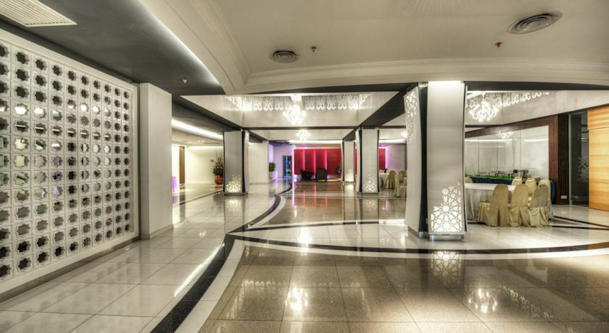 Raia Hotel Kota Kinabalu Extérieur photo