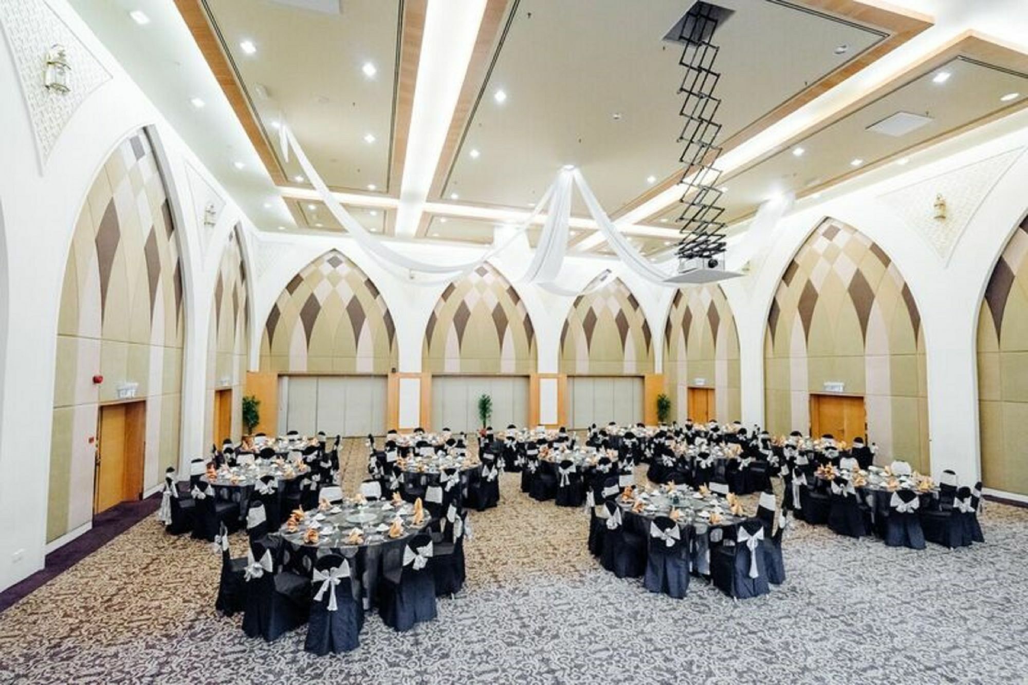 Raia Hotel Kota Kinabalu Extérieur photo